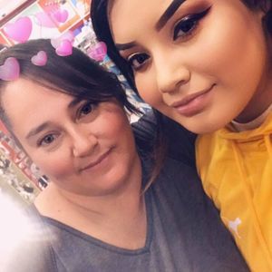 Meet your Posher, Esmeralda